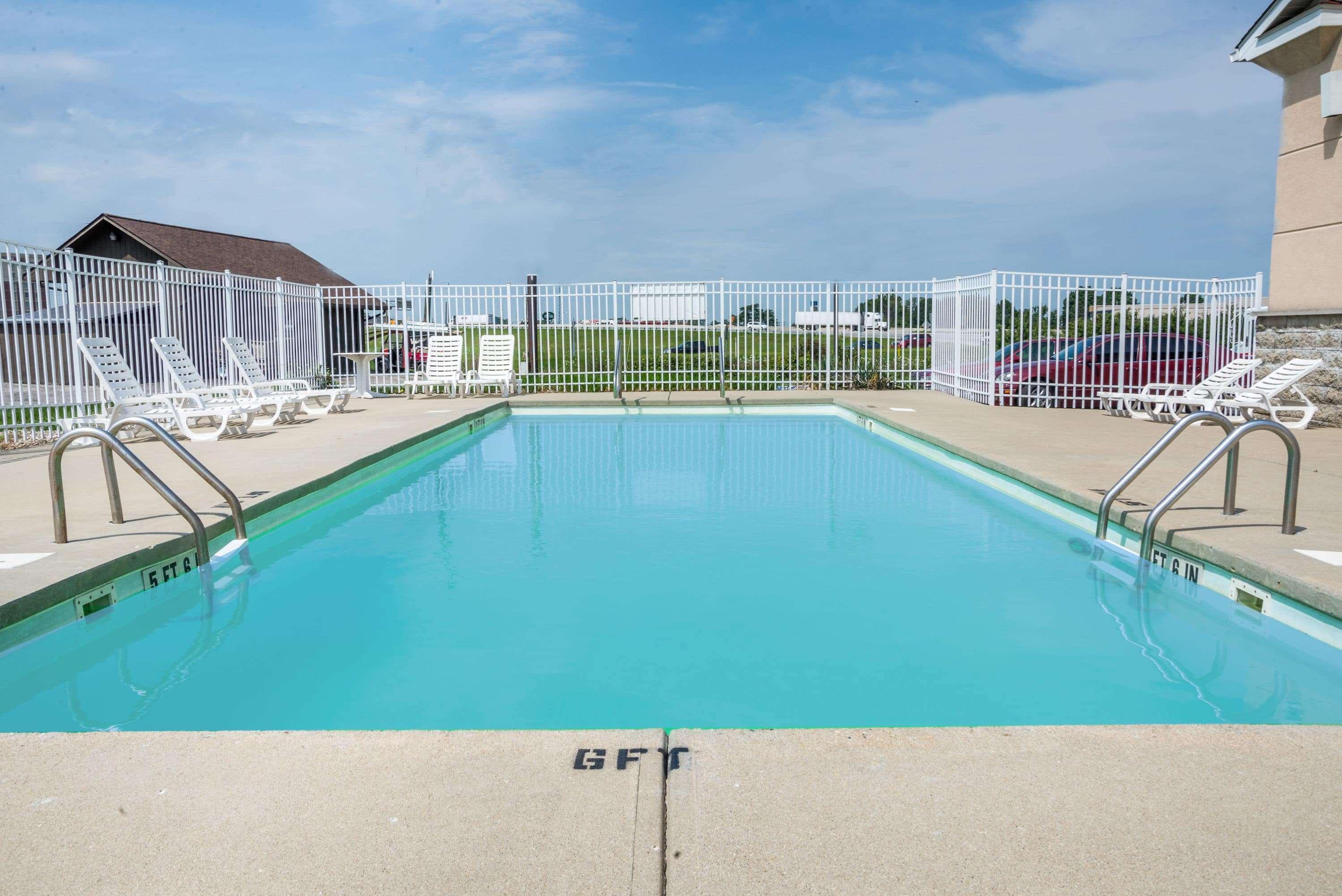 Super 8 By Wyndham Indianapolis/Ne/Castleton Area Hotel Luaran gambar