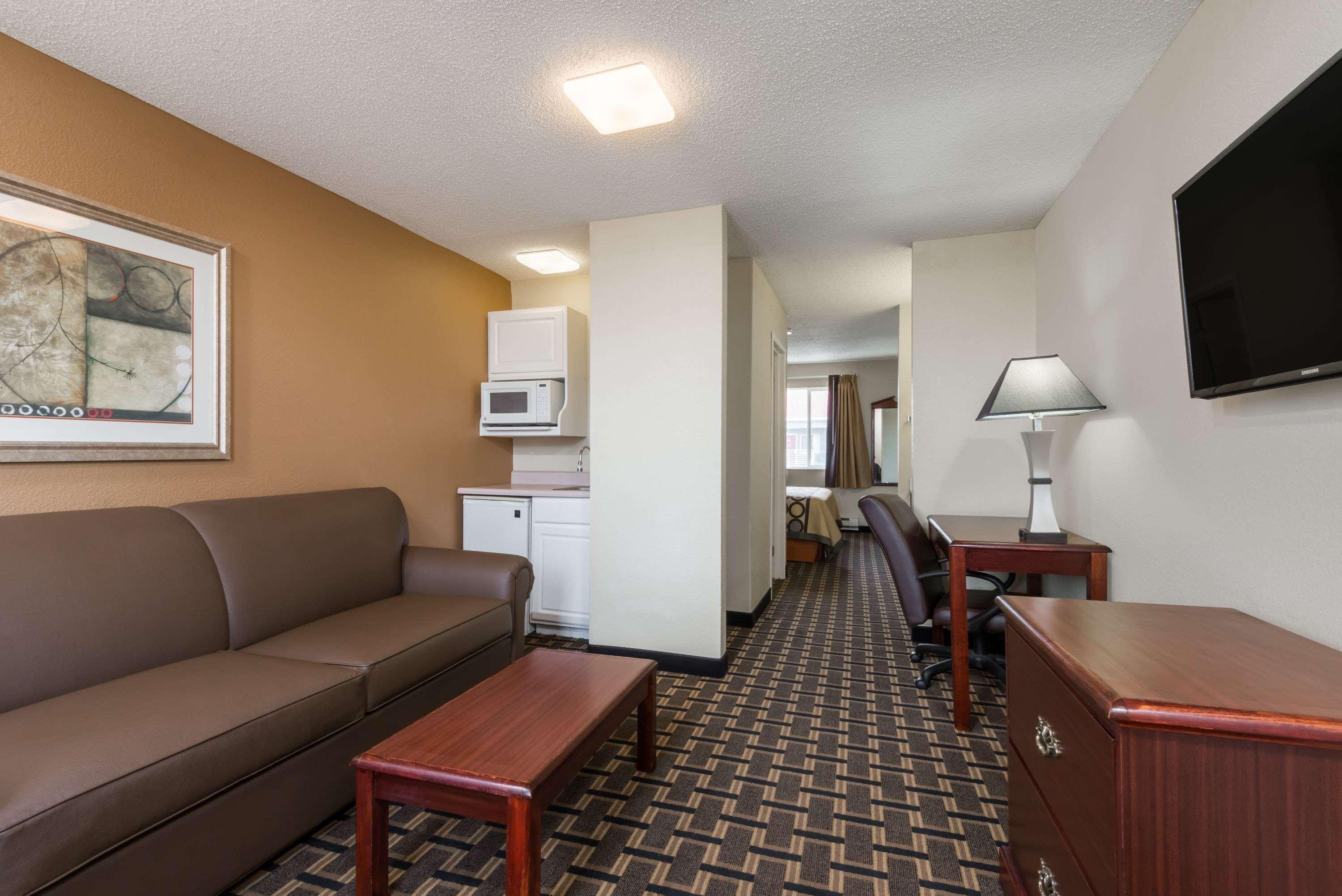 Super 8 By Wyndham Indianapolis/Ne/Castleton Area Hotel Luaran gambar