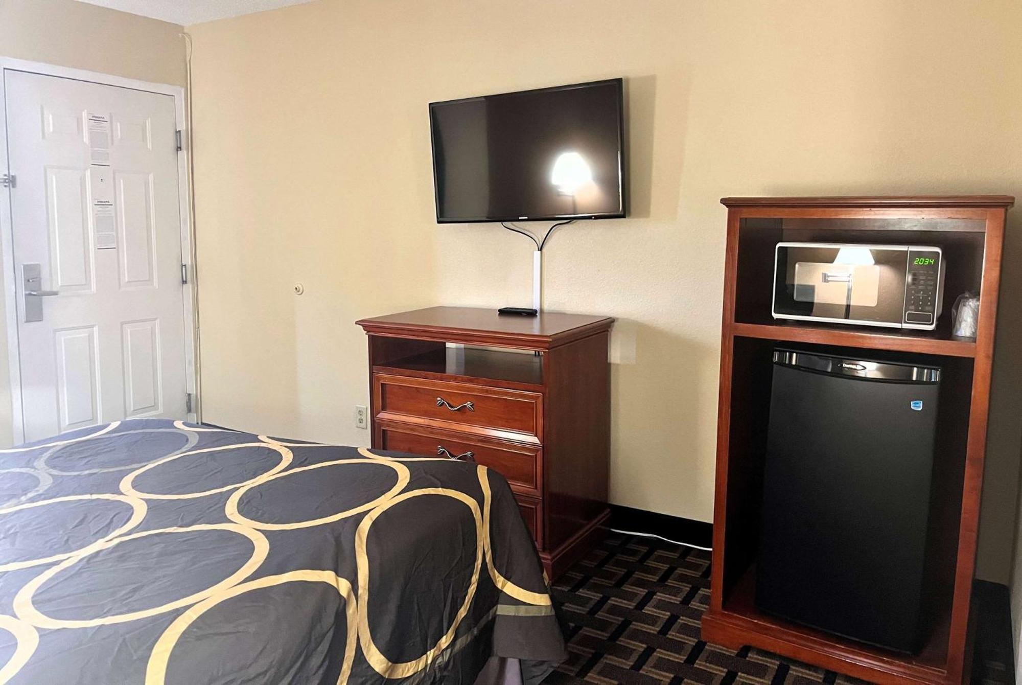 Super 8 By Wyndham Indianapolis/Ne/Castleton Area Hotel Luaran gambar