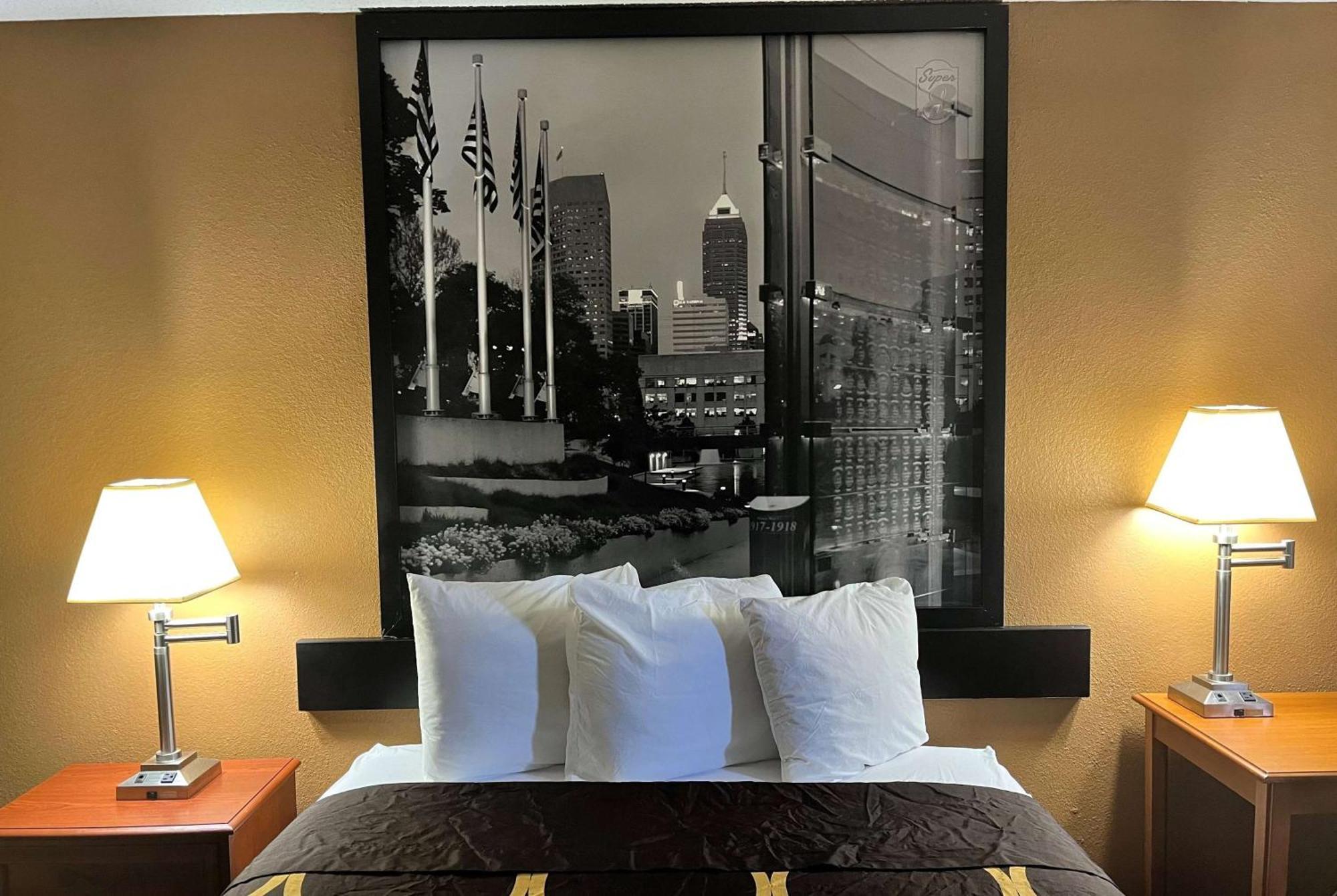 Super 8 By Wyndham Indianapolis/Ne/Castleton Area Hotel Luaran gambar