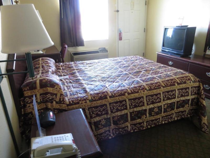 Super 8 By Wyndham Indianapolis/Ne/Castleton Area Hotel Luaran gambar