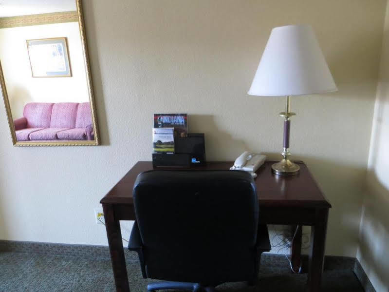 Super 8 By Wyndham Indianapolis/Ne/Castleton Area Hotel Luaran gambar